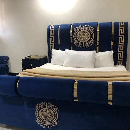 Hotel Islamabad Crown ラーワルピンディー エクステリア 写真
